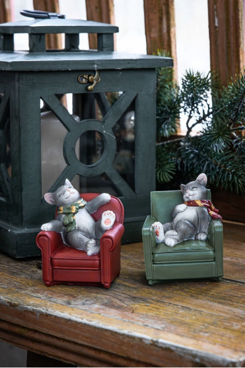 Katt i fåtölj – Juldekoration